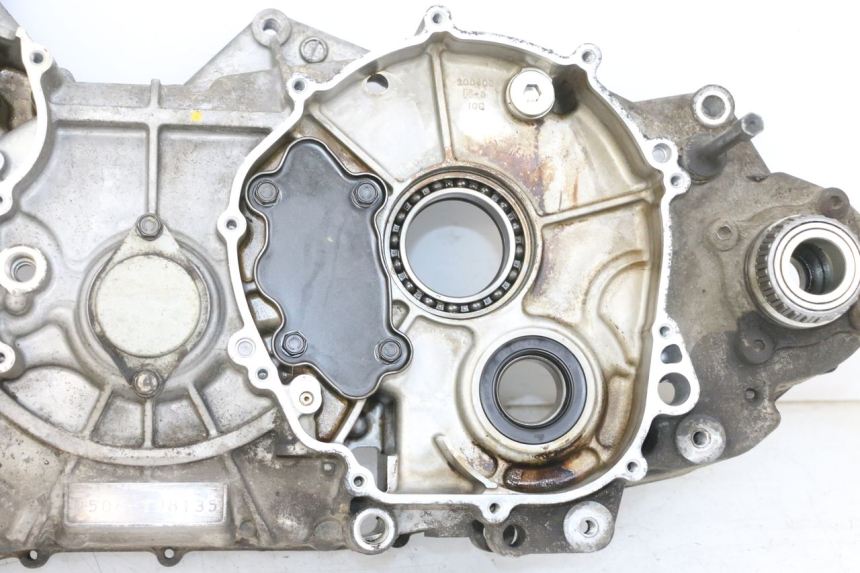 photo de LEFT ENGINE CRANKCASE SUZUKI BURGMAN 650 (2013 - 2020) - Used quality zoom