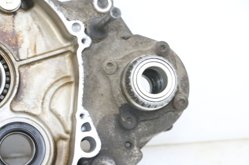 photo de LEFT ENGINE CRANKCASE SUZUKI BURGMAN 650 (2013 - 2020) - Spare part profile view