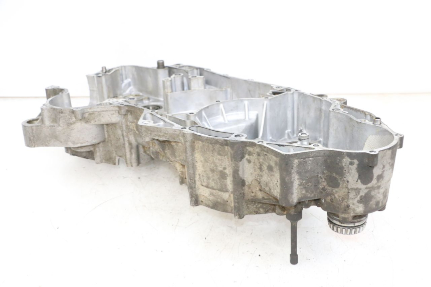 photo de LEFT ENGINE CRANKCASE SUZUKI BURGMAN 650 (2013 - 2020) - Surface and material condition