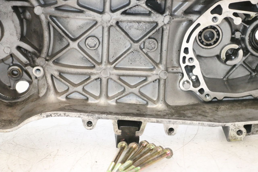 photo de LEFT ENGINE CRANKCASE PEUGEOT CITYSTAR 2T 50 (2018 - 2021) - Distinctive features