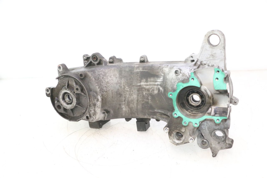 photo de LEFT ENGINE CRANKCASE PEUGEOT CITYSTAR 2T 50 (2018 - 2021) - Alternative perspective
