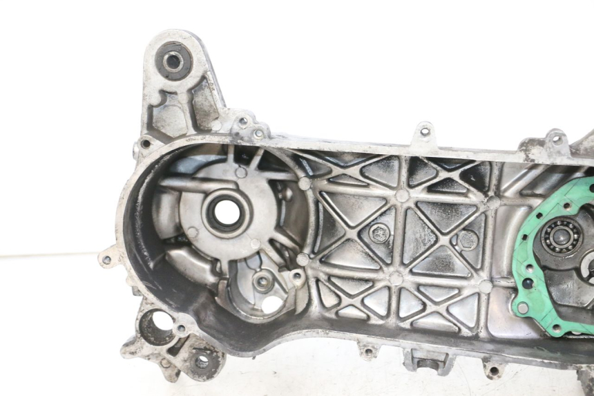 photo de LEFT ENGINE CRANKCASE PEUGEOT CITYSTAR 50 (2013 - 2017) - Alternative perspective