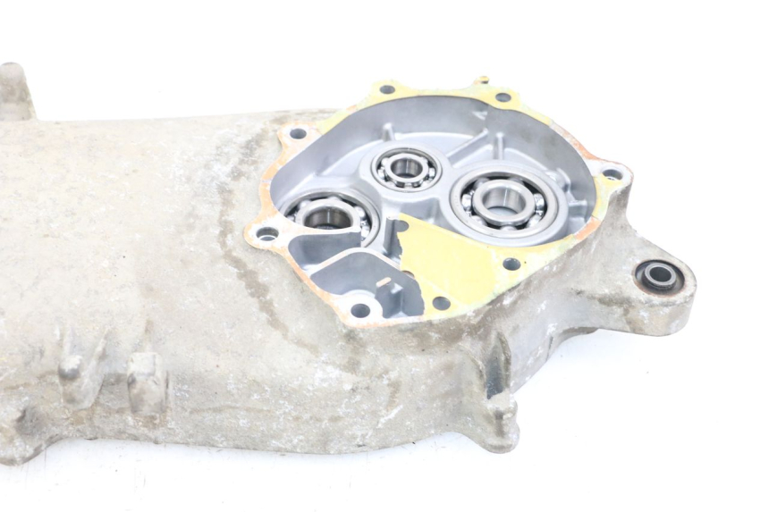 photo de LEFT ENGINE CRANKCASE HONDA FES PANTHEON 2T 125 (1998 - 2002) - Fixing points details