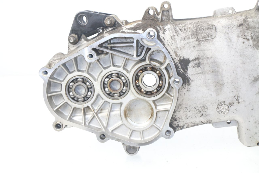 photo de LEFT ENGINE CRANKCASE PIAGGIO FLY 125 (2005 - 2012) - Distinctive features