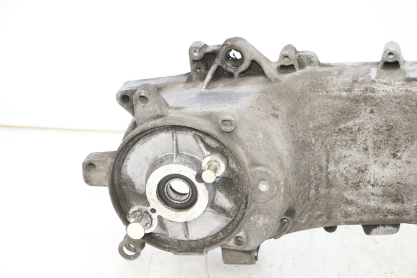 photo de LEFT ENGINE CRANKCASE PEUGEOT KISBEE 2T 50 (2010 - 2017) - Additional view of the item