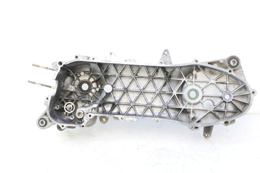 photo de LEFT ENGINE CRANKCASE PIAGGIO LIBERTY 50 (1998 - 2003) - Main view