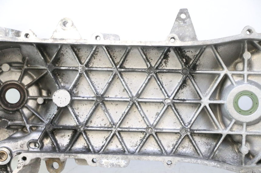 photo de LEFT ENGINE CRANKCASE PIAGGIO LIBERTY 50 (1998 - 2003) - Markings and original references