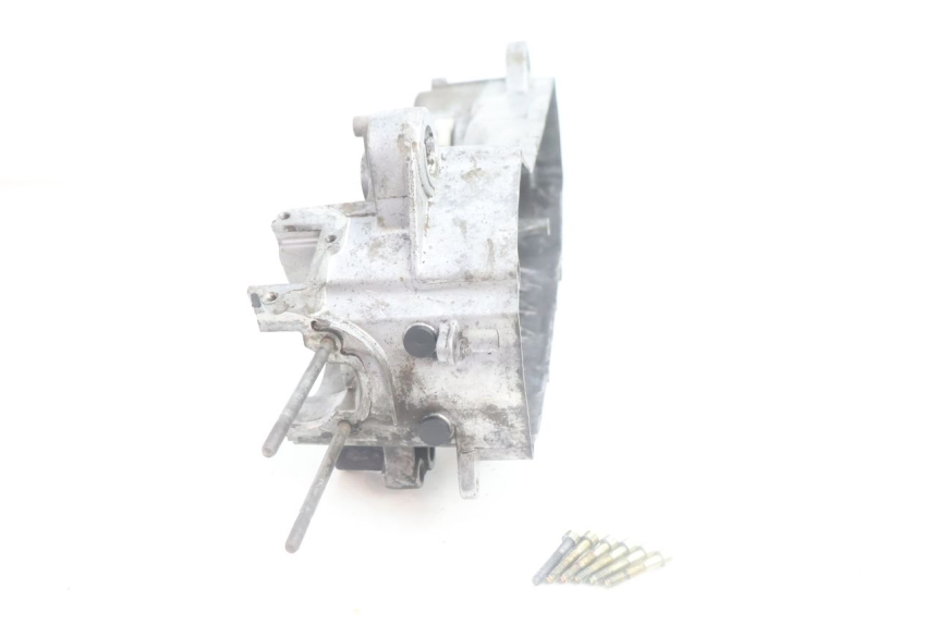 photo de LEFT ENGINE CRANKCASE MBK NITRO 50 (2004 - 2008) - Fixing points details