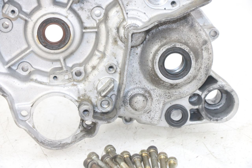 photo de LEFT ENGINE CASE GILERA RK 50 (1996 - 1999) - Distinctive features