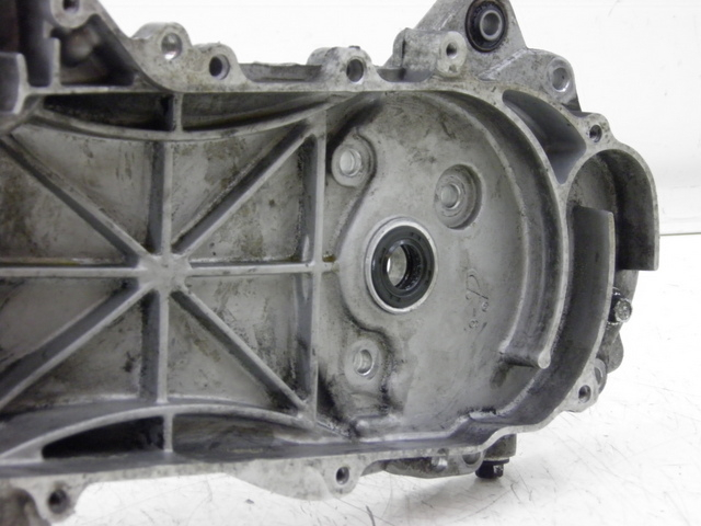 photo de LEFT ENGINE CRANKCASE ROADSIGN WALLABY 50 (2009 - 2014) - Alternative perspective