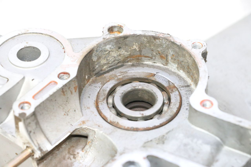 photo de LEFT ENGINE CRANKCASE APRILIA SR 2T 50 (2012 - 2017) - Zoom on usage condition