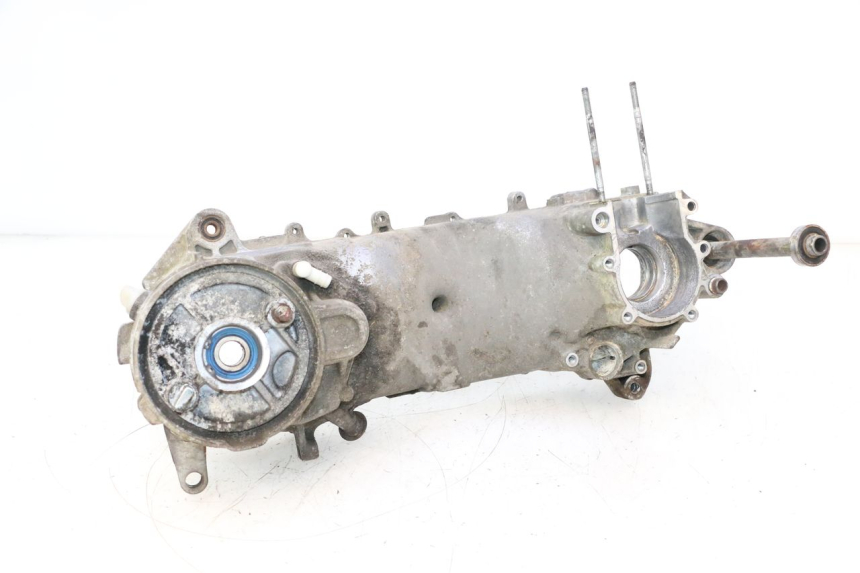 photo de LEFT ENGINE CRANKCASE MBK STUNT NAKED 50 (2004 - 2018) - Alternative angle