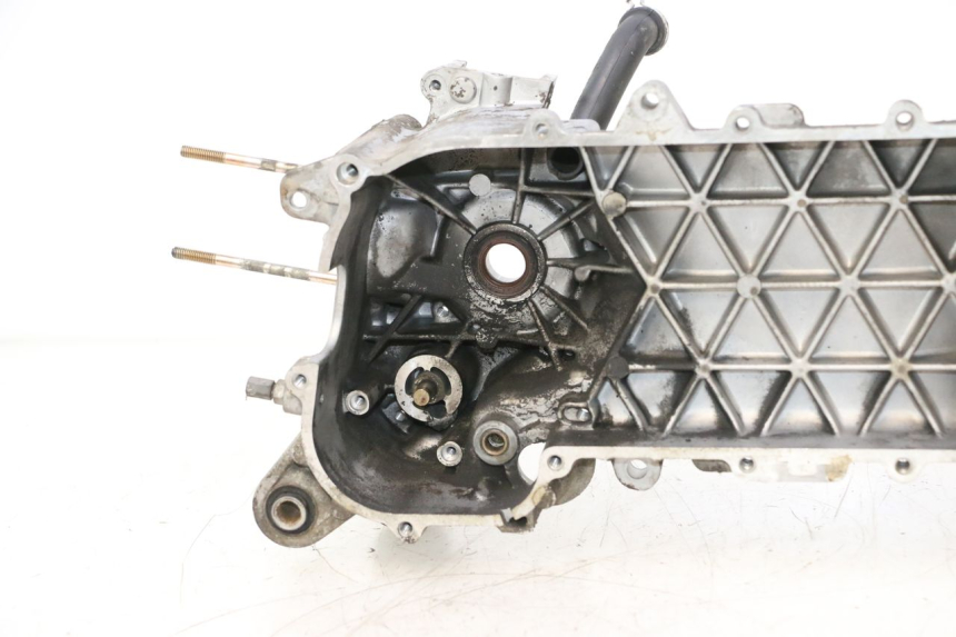 photo de LEFT ENGINE CRANKCASE PIAGGIO TYPHOON 50 (2000 - 2009) - Fixing points details