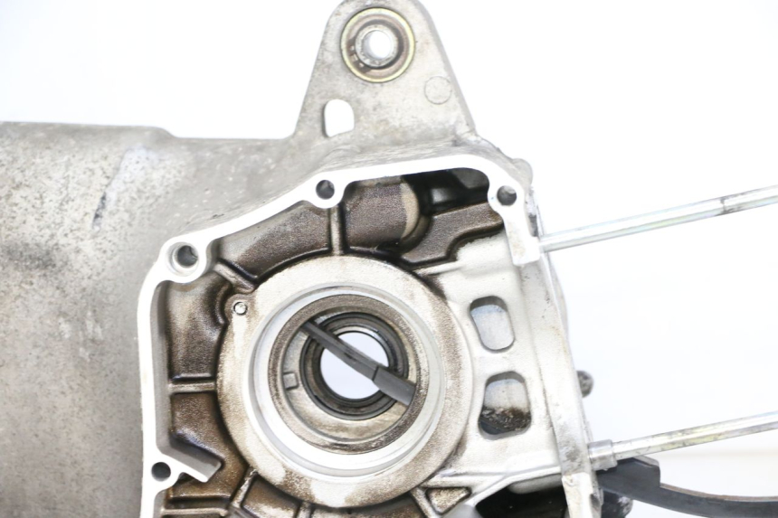 photo de LEFT ENGINE CRANKCASE YAMAHA X-CITY XCITY 125 (2007 - 2013) - Distinctive features