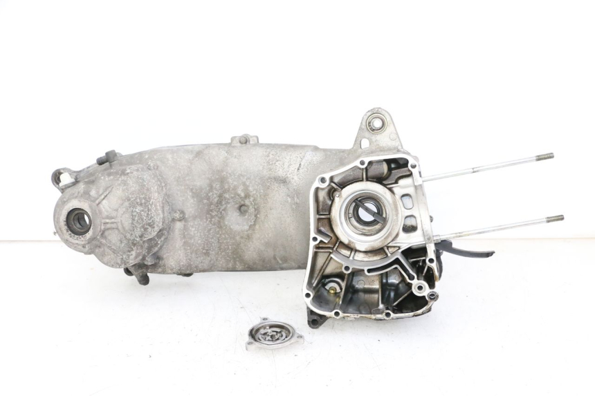 photo de LEFT ENGINE CRANKCASE YAMAHA X-CITY XCITY 125 (2007 - 2013) - High-resolution close-up