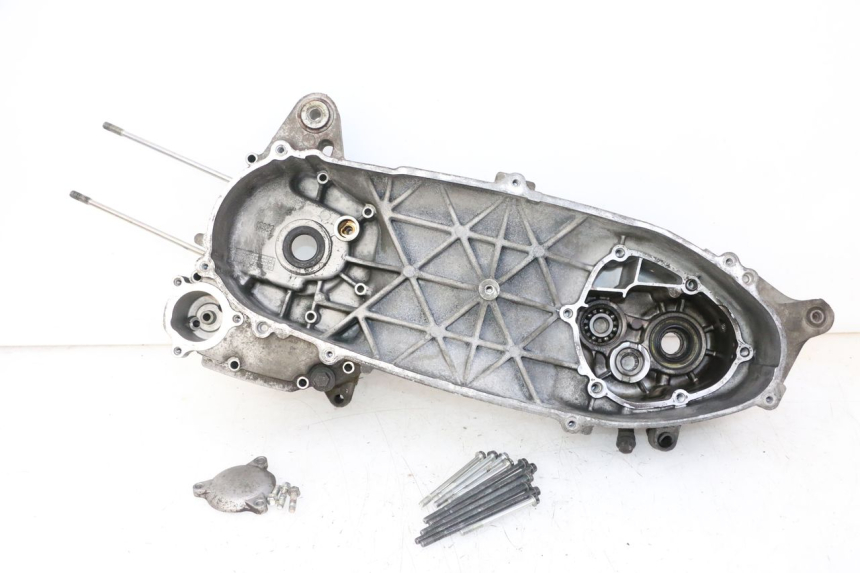 photo de LEFT ENGINE CRANKCASE YAMAHA X-MAX XMAX 125 (2010 - 2013) - Main view