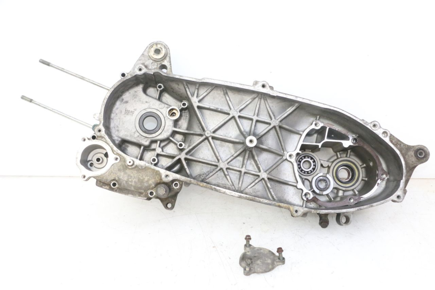 photo de LEFT ENGINE CRANKCASE YAMAHA XMAX X-MAX 125 (2006 - 2009) - Main view