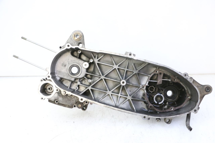 photo de LEFT ENGINE CRANKCASE YAMAHA X-MAX XMAX 125 (2010 - 2013) - Main view