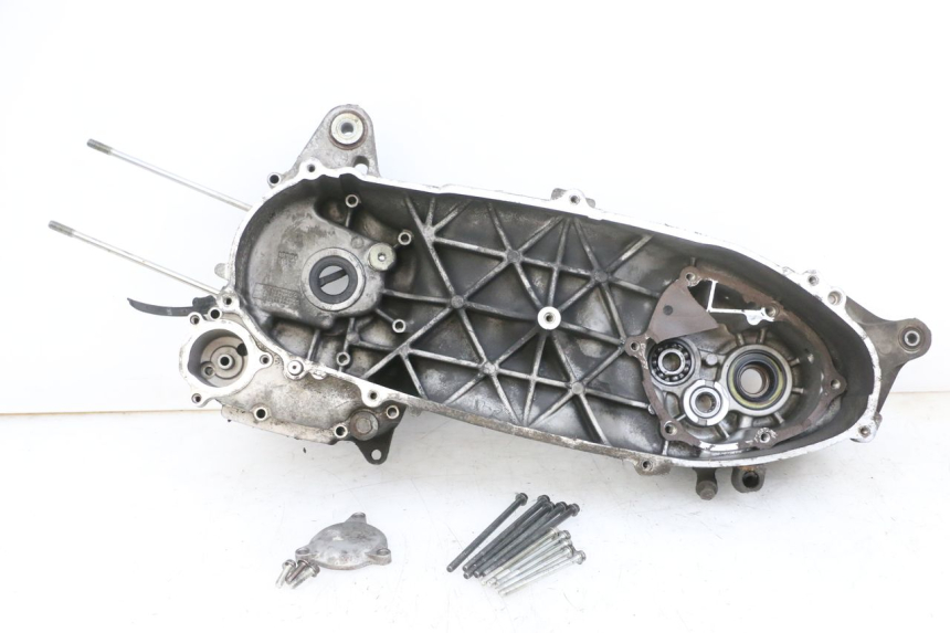 photo de LEFT ENGINE CRANKCASE YAMAHA X-MAX XMAX 125 (2010 - 2013) - Main view