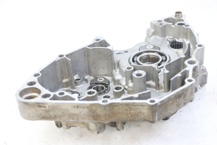 photo de LEFT ENGINE CRANKCASE YAMAHA YZ-F YZF 250 (2007 - 2013) - Distinctive features
