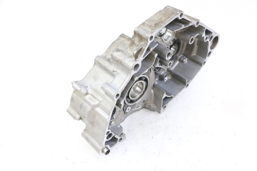 photo de LEFT ENGINE CRANKCASE YAMAHA YZ-F YZF 250 (2007 - 2013) - Zoom on usage condition