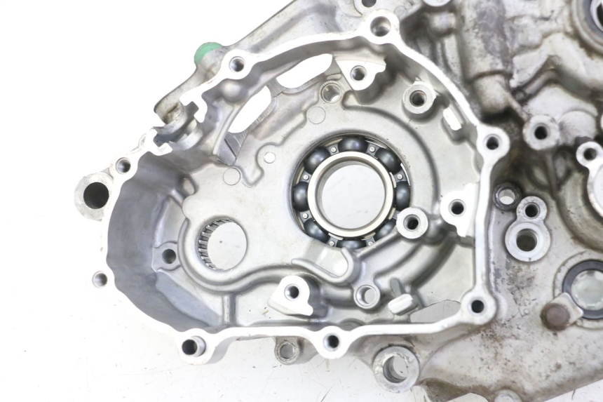 photo de LEFT ENGINE CRANKCASE YAMAHA YZ-F YZF 250 (2007 - 2013) - Fixing points details