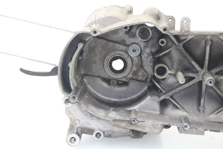 photo de LEFT ENGINE CRANKCASE YAMAHA YP MAJESTY 125 (2002 - 2006) - Checked used part