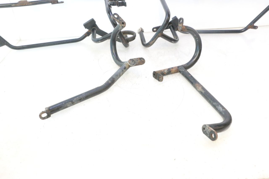 photo de CYLINDER CRASH PROTECTOR YAMAHA TDM ABS 900 (2002 - 2014) - Fixing points details