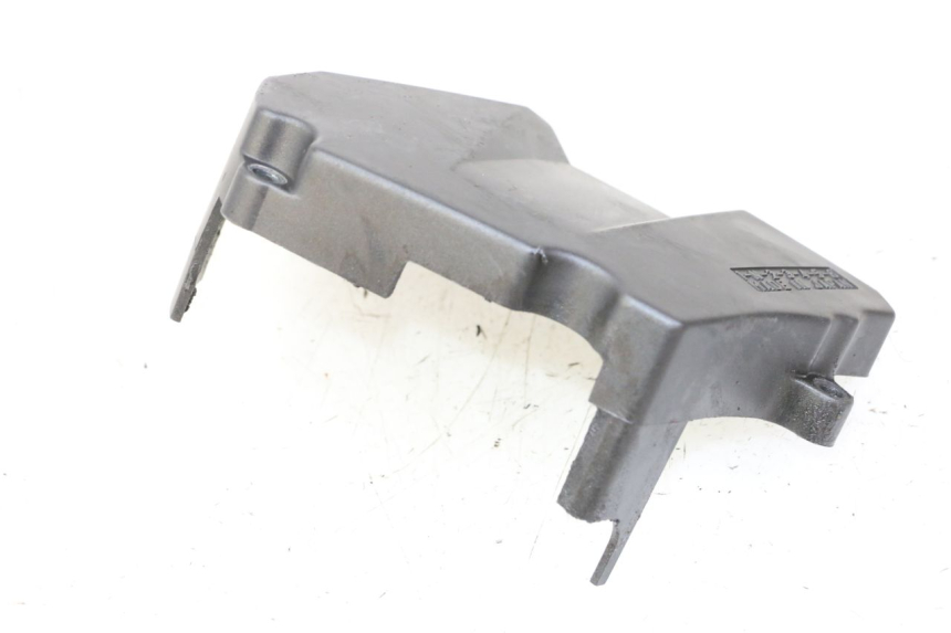photo de SPROCKET COVER YAMAHA FZ6 FAZER S2 600 (2007 - 2011) - Alternative perspective