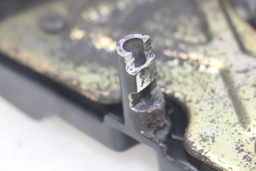 photo de SPROCKET COVER YAMAHA FZS FAZER 600 (1998 - 2001) - Component detail