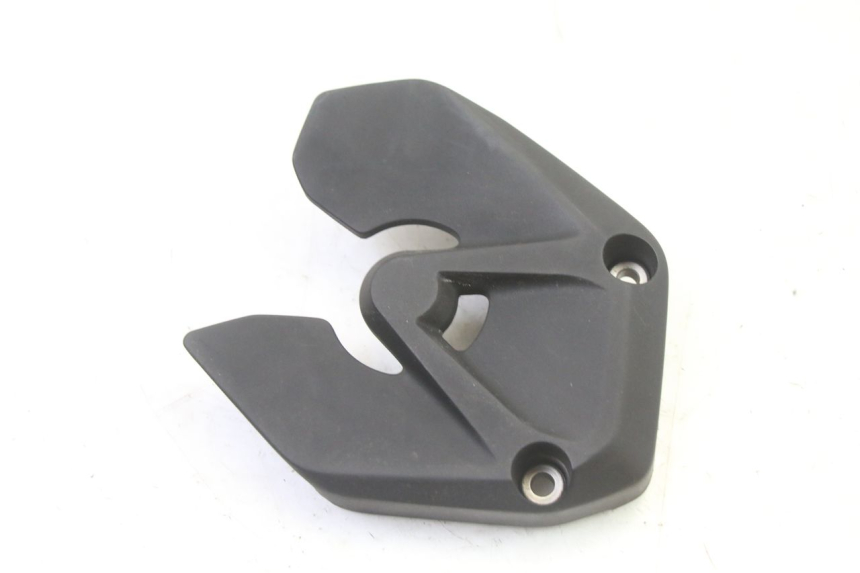 photo de SPROCKET COVER BMW G310 R 310 (2016 - 2020) - Zoom on usage condition