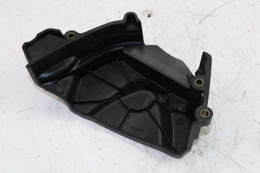 photo de SPROCKET COVER TRIUMPH STREET TRIPLE 675 (2007 - 2012) - Alternative perspective