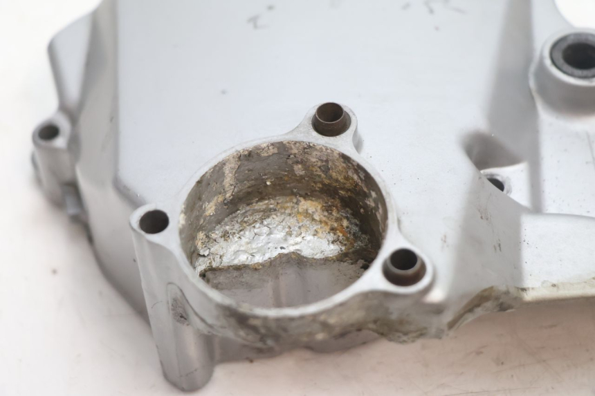 photo de SPROCKET COVER YAMAHA YZF R GENESIS 750 (1993 - 1998) - Fixing points details