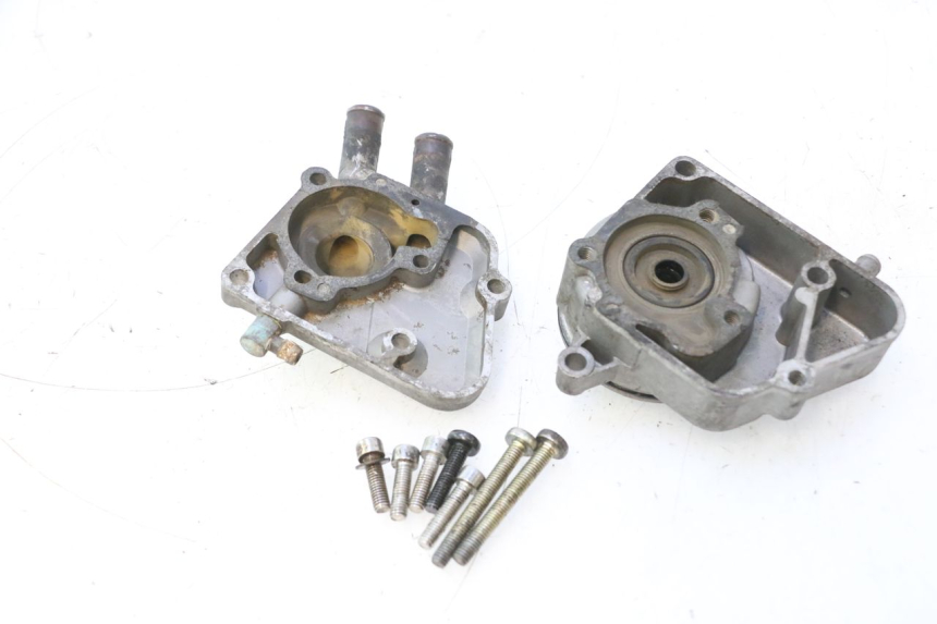 photo de WATER PUMP COVER YAMAHA YP MAJESTY 125 (1998 - 2001) - Component detail