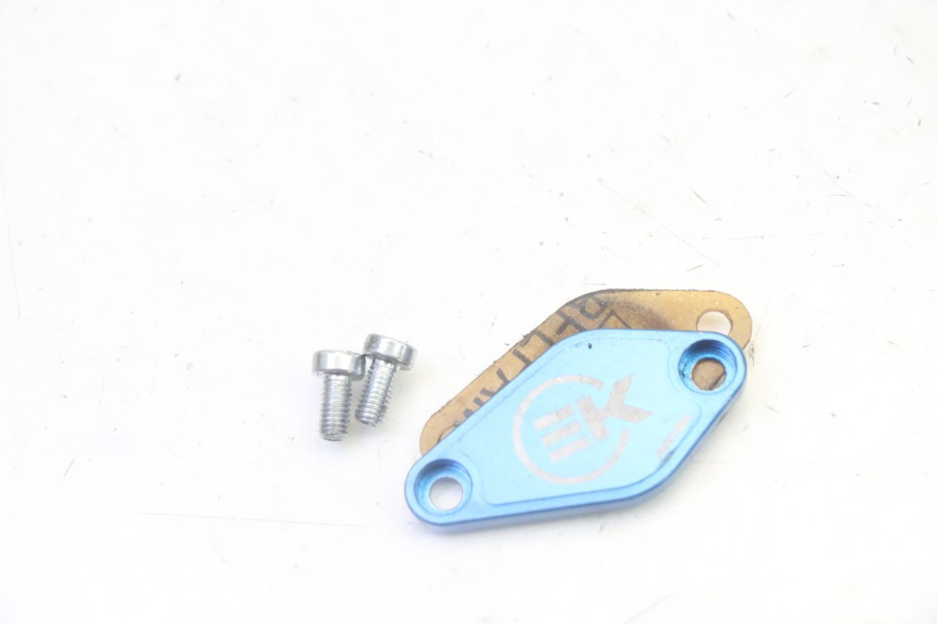 photo de OIL PUMP COVER DERBI SENDA SM DRD 50 (2008 - 2013) - Component detail