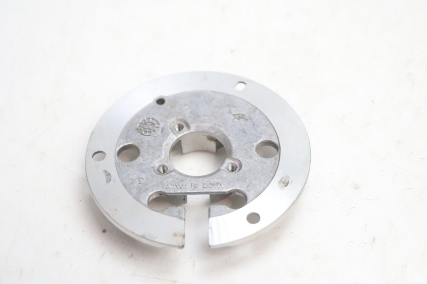 photo de STATOR COVER HM HONDA CRM DERAPAGE RR 50 (2006 - 2017) - Alternative perspective