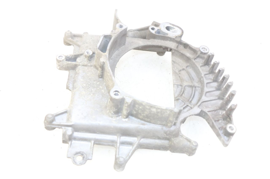 photo de STATOR COVER HONDA NHX LEAD 110 (2008 - 2010) - Zoom on usage condition