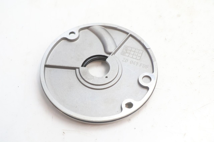 photo de STATOR COVER YAMASAKI STREET 50 (2013 - 2018) - Zoom on usage condition