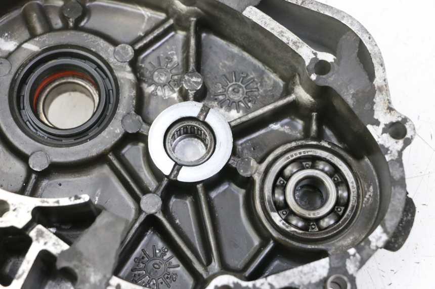 photo de REAR WHEEL SHAFT COVER KYMCO GRAND DINK 125 (2002 - 2007) - Fixing points details