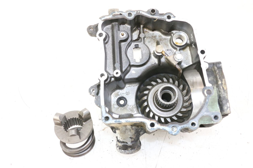 photo de REAR WHEEL SHAFT COVER KAWASAKI GTR 1000 (1994 - 2004) - Alternative perspective