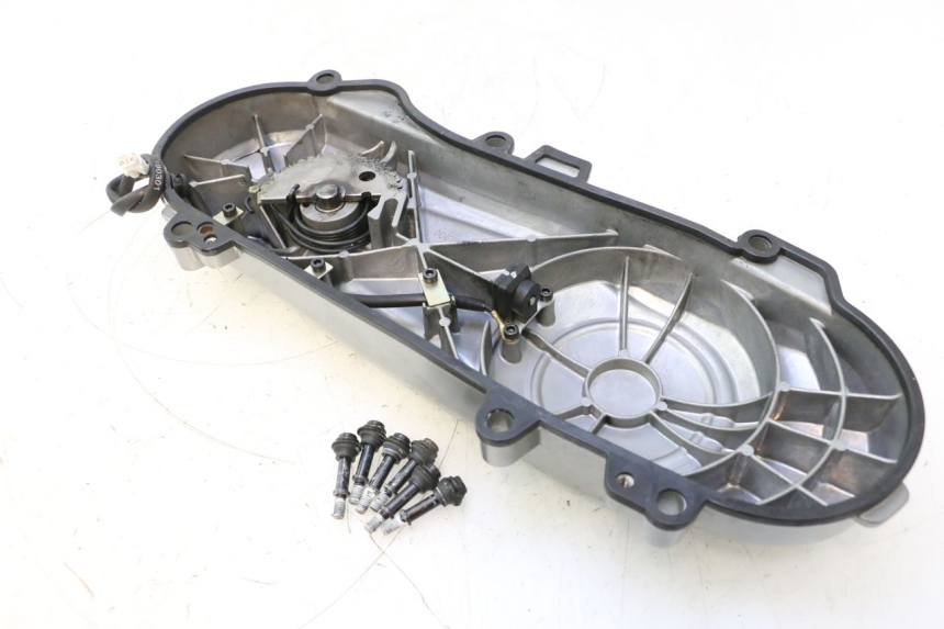 photo de DRIVE BELT COVER PEUGEOT KISBEE 2T 50 (2018 - 2022) - Alternative perspective