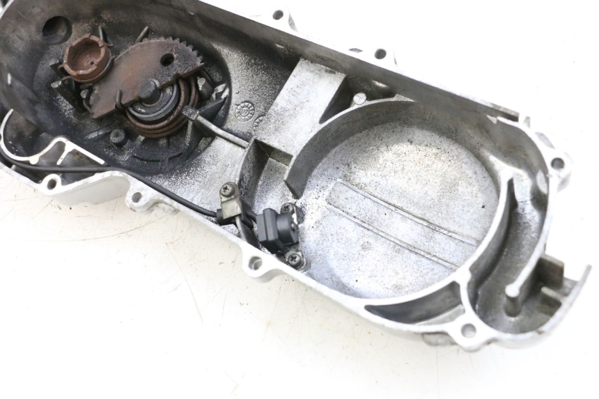 photo de VARIATOR COVER PEUGEOT KISBEE 4T 50 (2010 - 2017) - Fixing points details