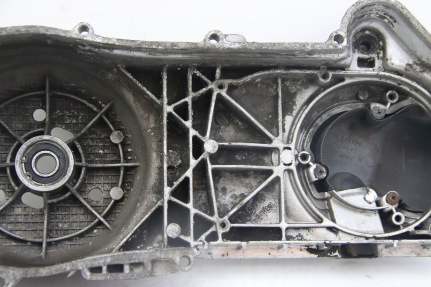 photo de VARIATOR COVER PIAGGIO MP3 125 (2006 - 2014) - Fixing points details