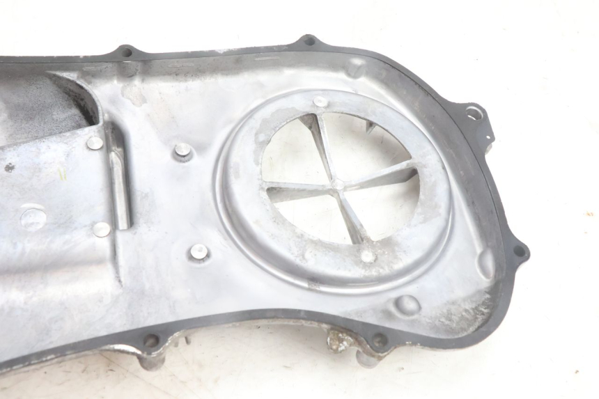 photo de DRIVE BELT COVER YAMAHA N-MAX NMAX 125 (2021 - 2024) - Fixing points details