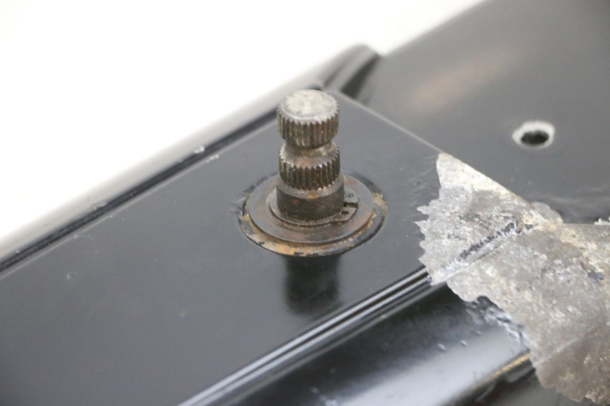 photo de VARIATOR COVER YAMAHA NEOS NEO'S 4T 50 (2008 - 2016) - Fixing points details