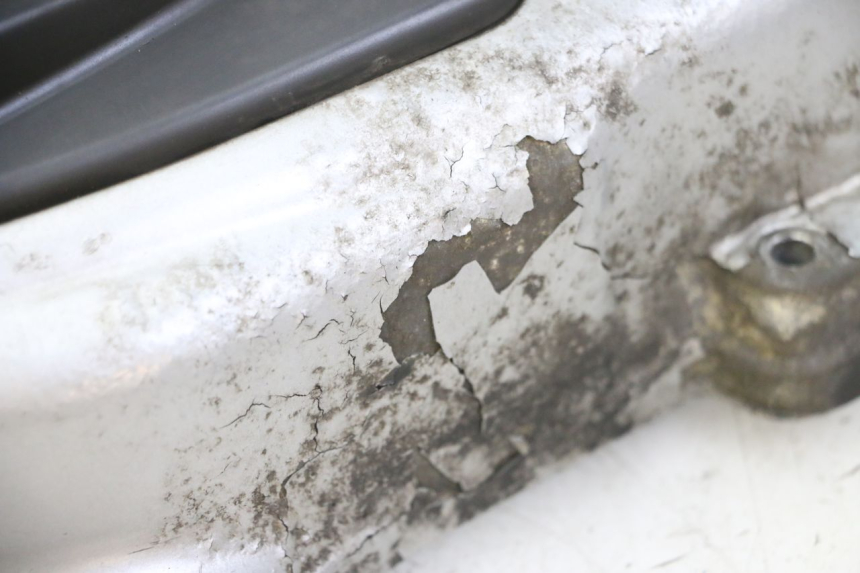 photo de DRIVE BELT COVER PEUGEOT SATELIS 125 (2013 - 2018) - Surface and material condition