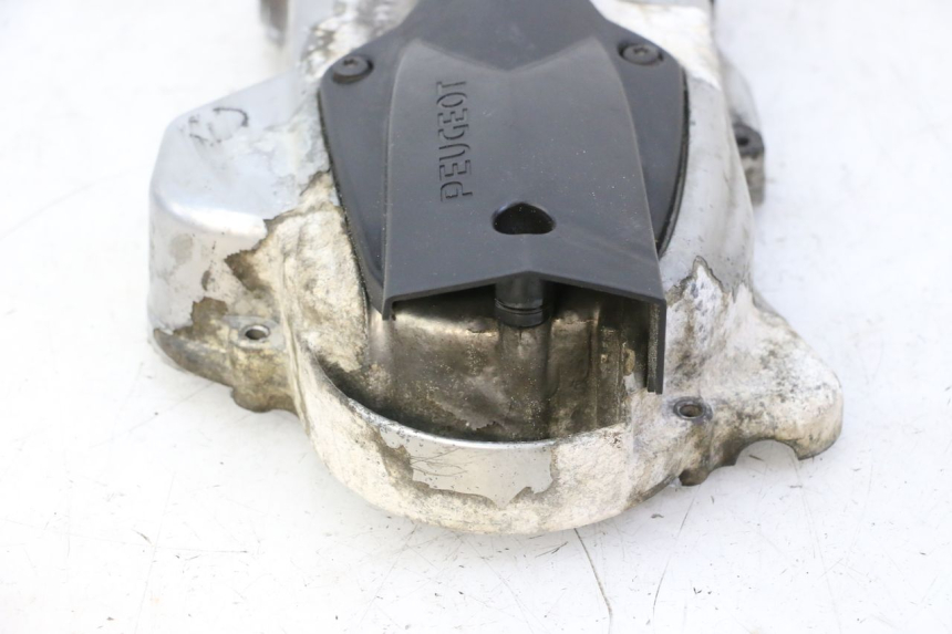 photo de VARIATOR COVER PEUGEOT SATELIS 125 (2006 - 2009) - Fixing points details
