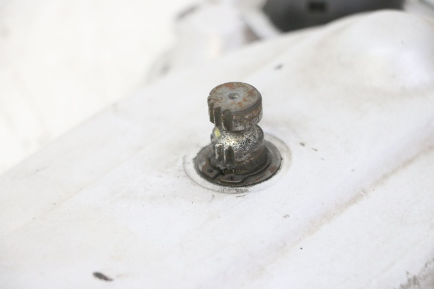 photo de VARIATOR COVER PIAGGIO VESPA S 2T 50 (2007 - 2014) - Fixing points details