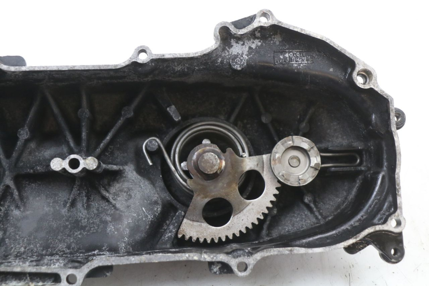 photo de DRIVE BELT COVER YAMAHA YE ZEST 50 (1992 - 1998) - Fixing points details