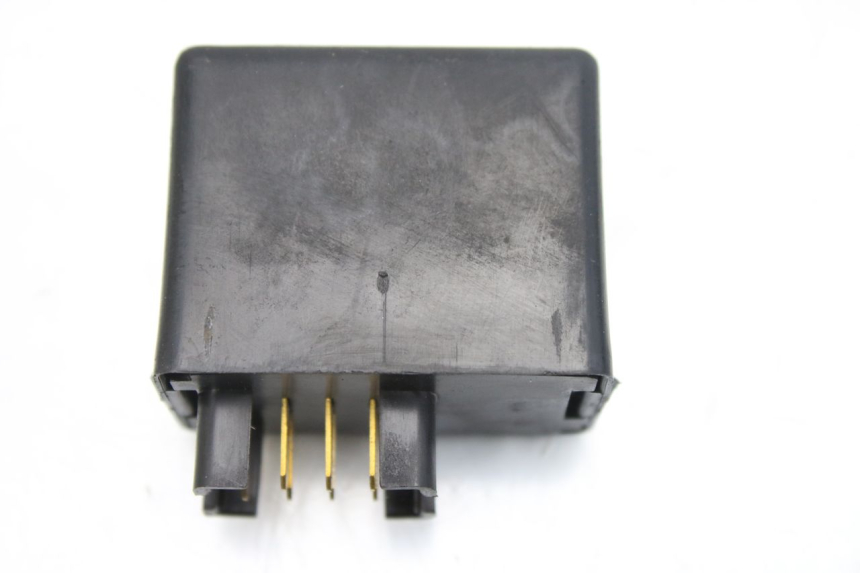 photo de FLASHER RELAY SUZUKI AN BURGMAN 400 (2006 - 2010) - Zoom on usage condition
